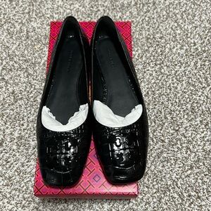 Brand new Georgia ballet flat Croc detail